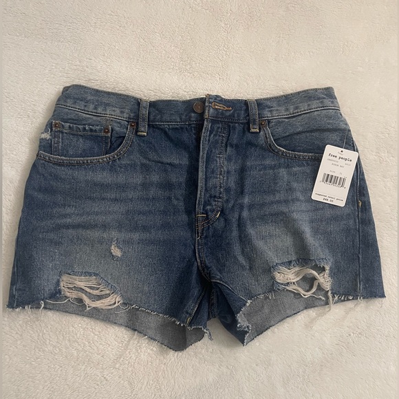 Free People Womens Sz 26 Sofia Short in Washed Denim Sz 26 - Picture 1 of 8